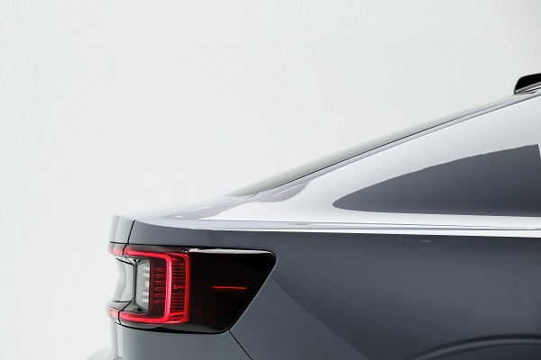 Polestar 2 Ѳ��չ ���� �綯�� ����